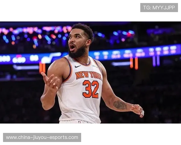 唐斯低位单打命中率高，尼克斯攻防核心展现